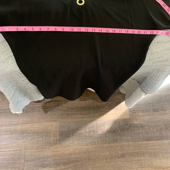 GIANNI BINI BLACK DEEP PLUNGE V-NECK AND BACK DRESS WITH GOLD ACCENTS - Picture 8 of 16